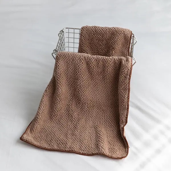 Волнистое полотенце с лентами голубое Tidy, 35х75см