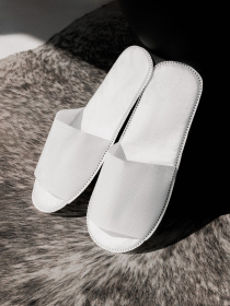 Тапочки одноразовые белые с открытым мысом, 250 пар/коробка, флоу-пак Тапочки одноразовые белые с открытым мысом, 250 пар/коробка, флоу-пак